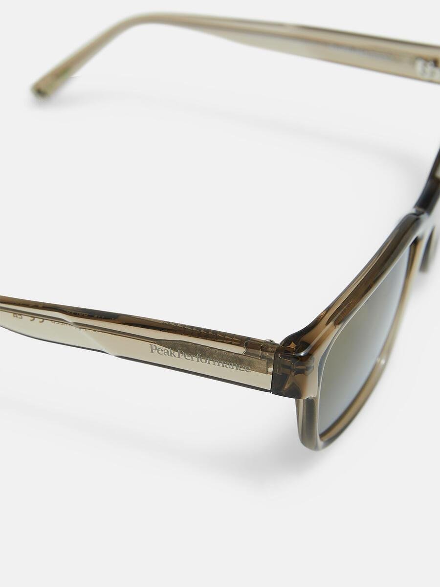 Слънчеви Очила Peak Performance Mount Sunglasses-R26 Smoked | sportbox.bg